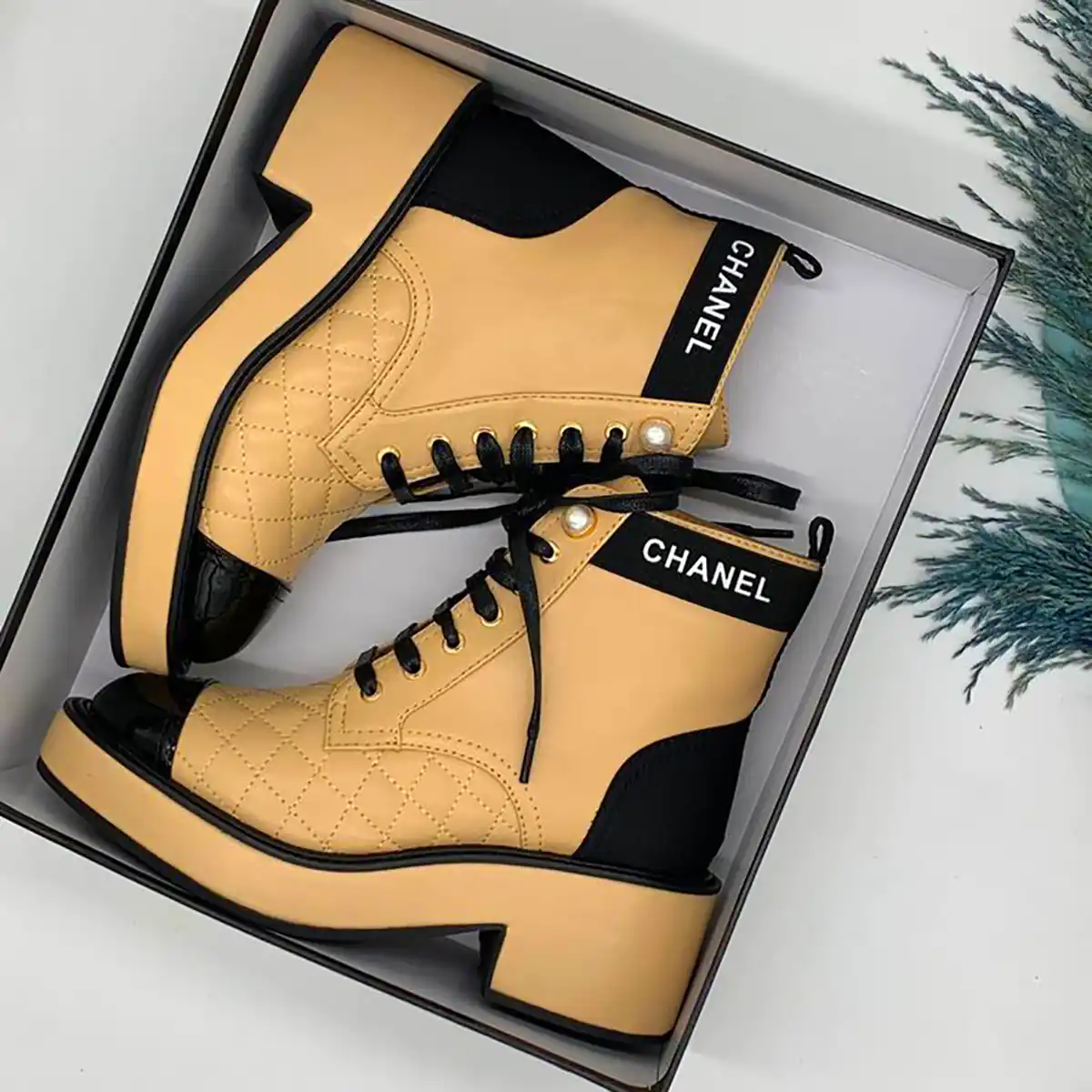 نیم بوت شیک پاییزه