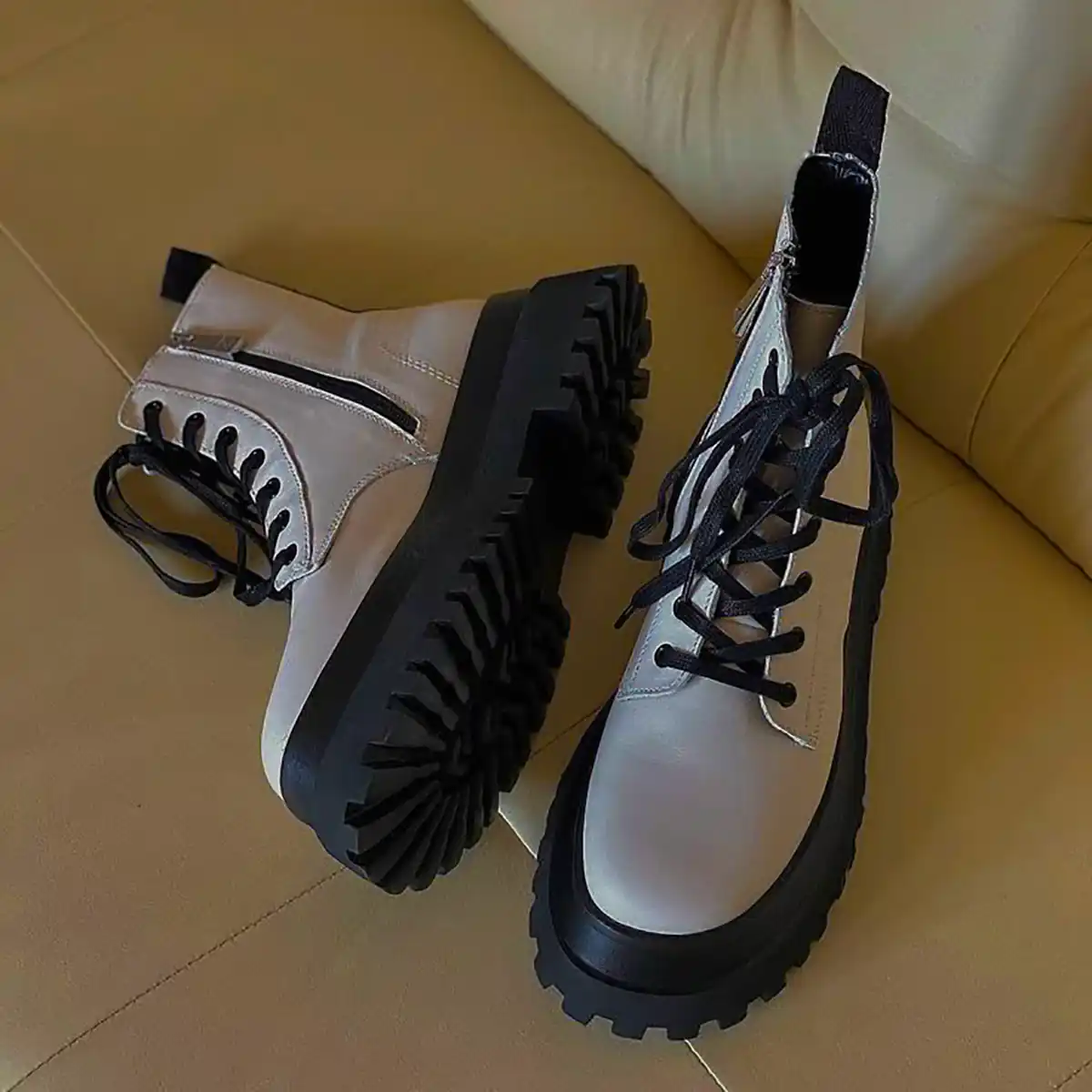 نیم بوت شیک پاییزه