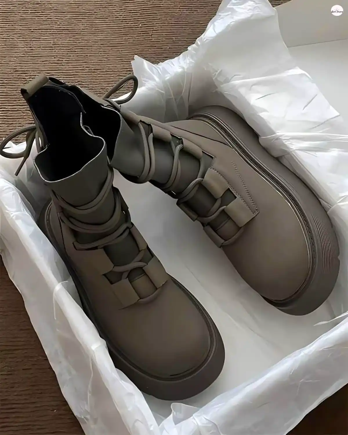 نیم بوت شیک پاییزه