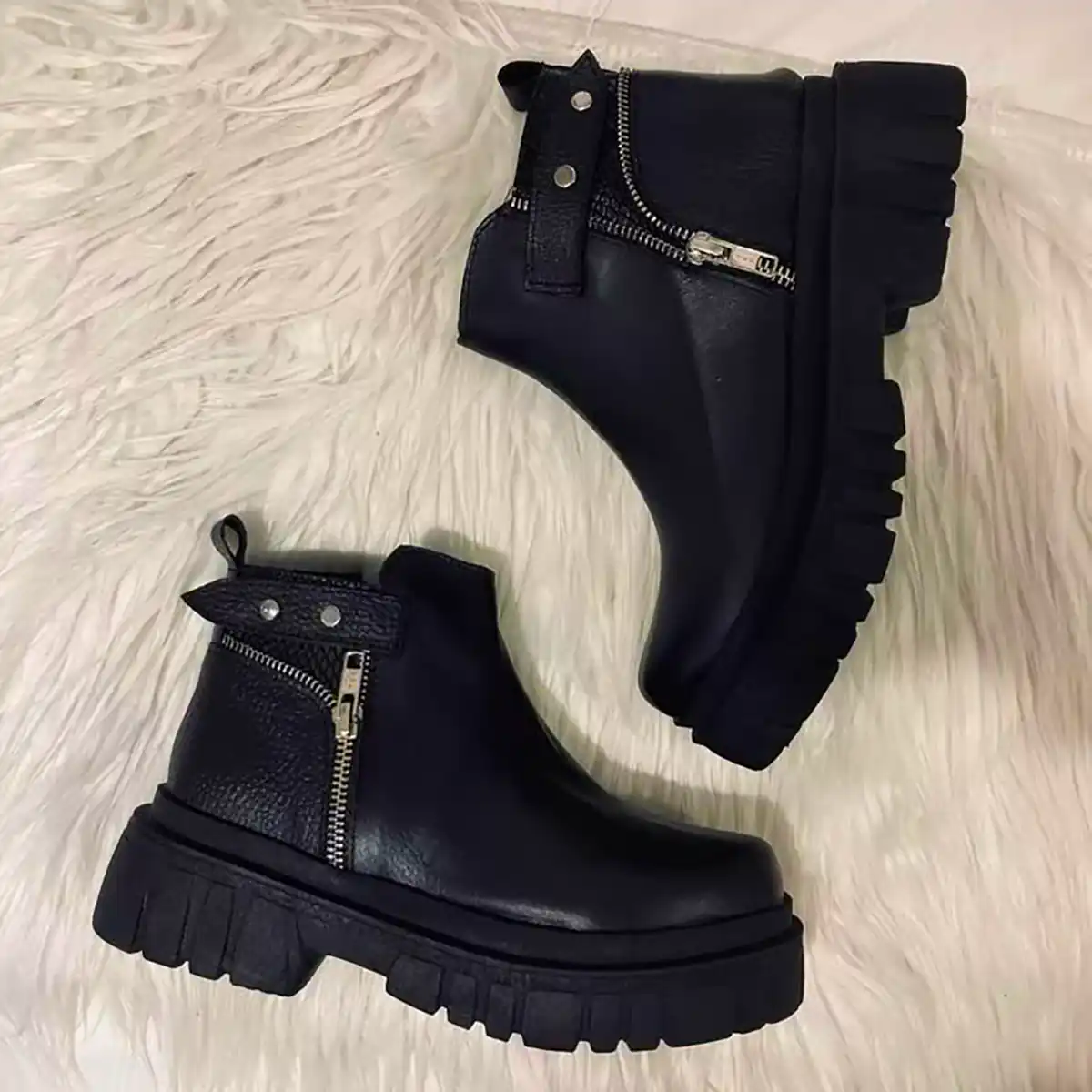 نیم بوت شیک پاییزه