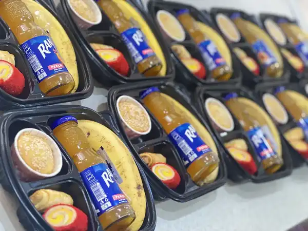 پک پذیرایی دفاع لاکچری + پذیرایی خیره کننده و دهن پرکن با پک پذیرایی دفاع لاکچری