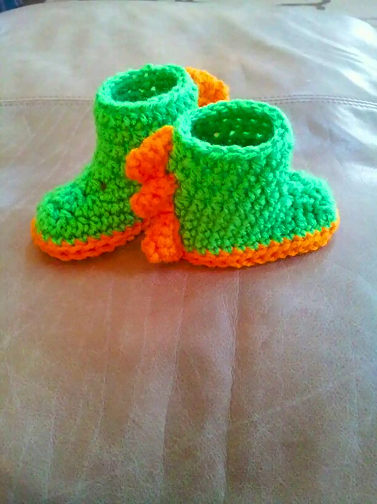 پاپوش دایناسوری کودکانه