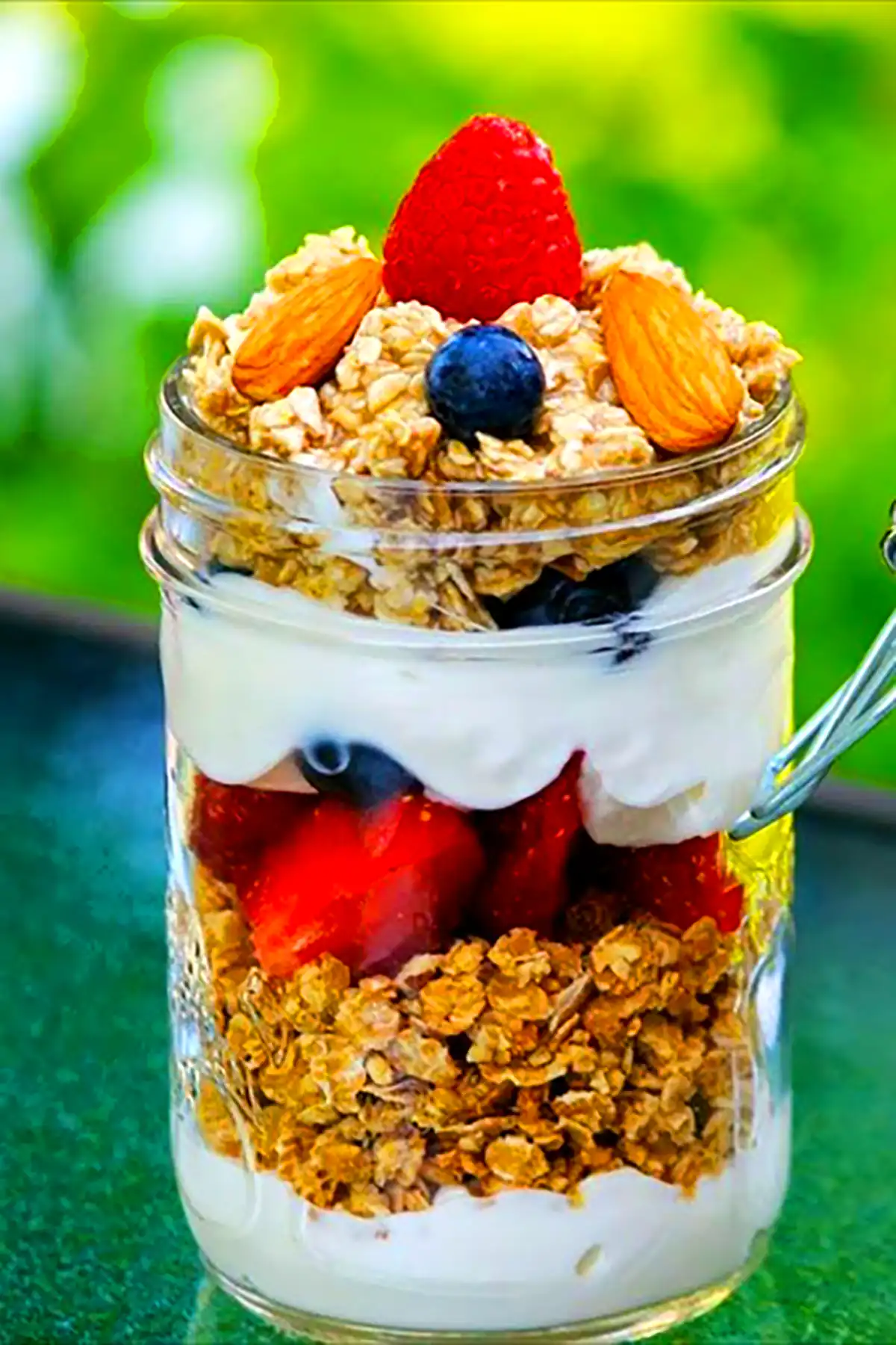 پارفه ماست و میوه فصل