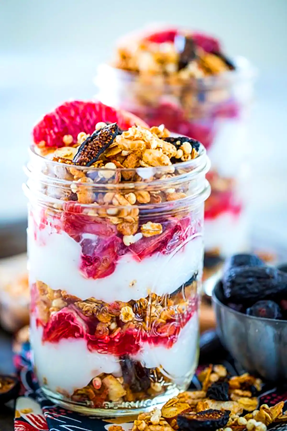 پارفه ماست و میوه فصل