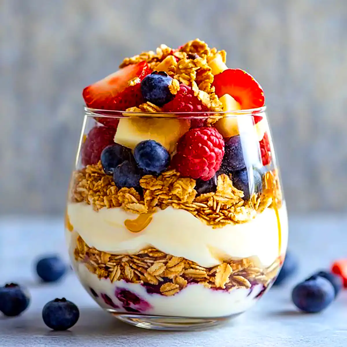 پارفه ماست و میوه فصل