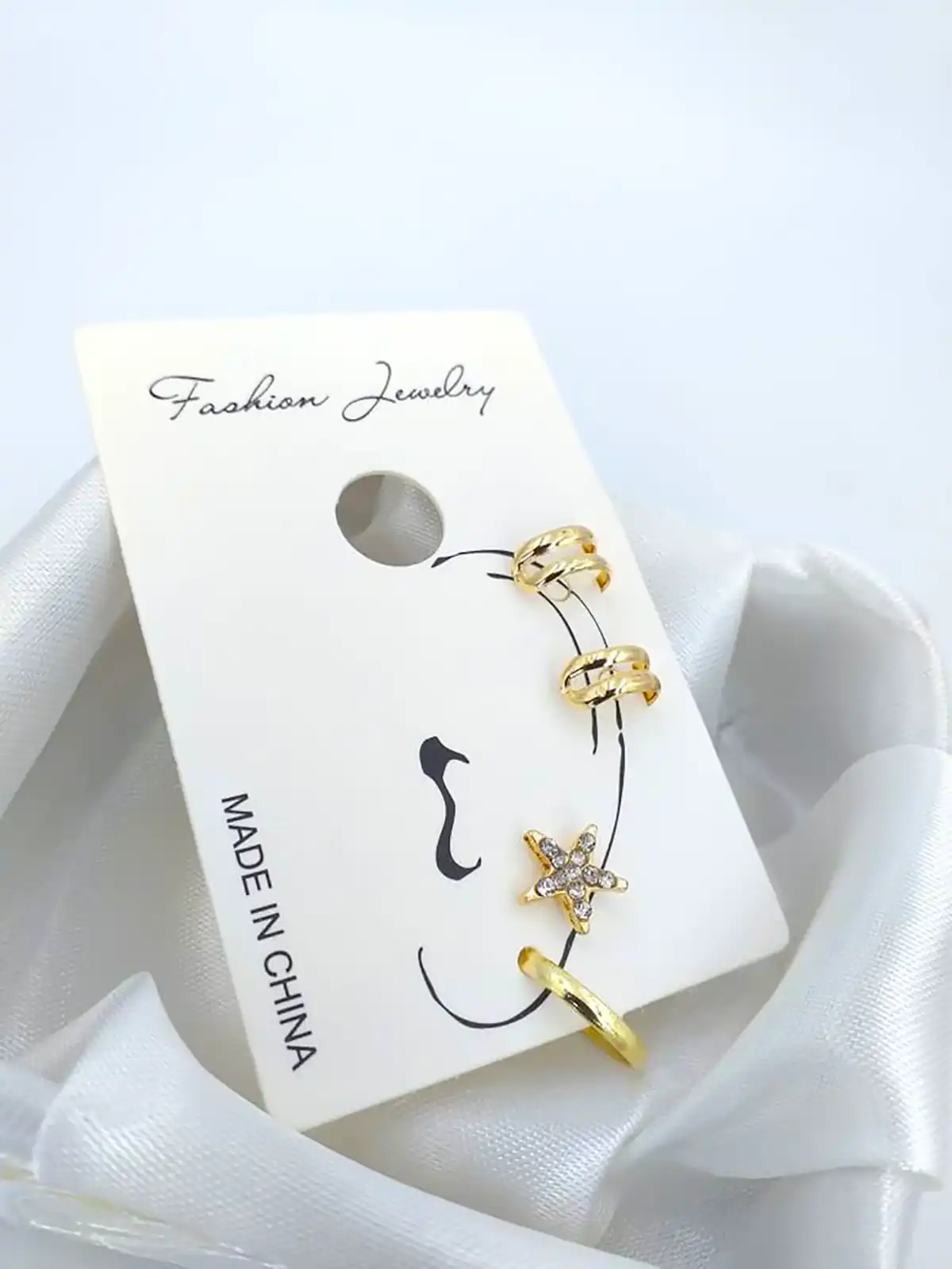 پیرسینگ کیوت گوش