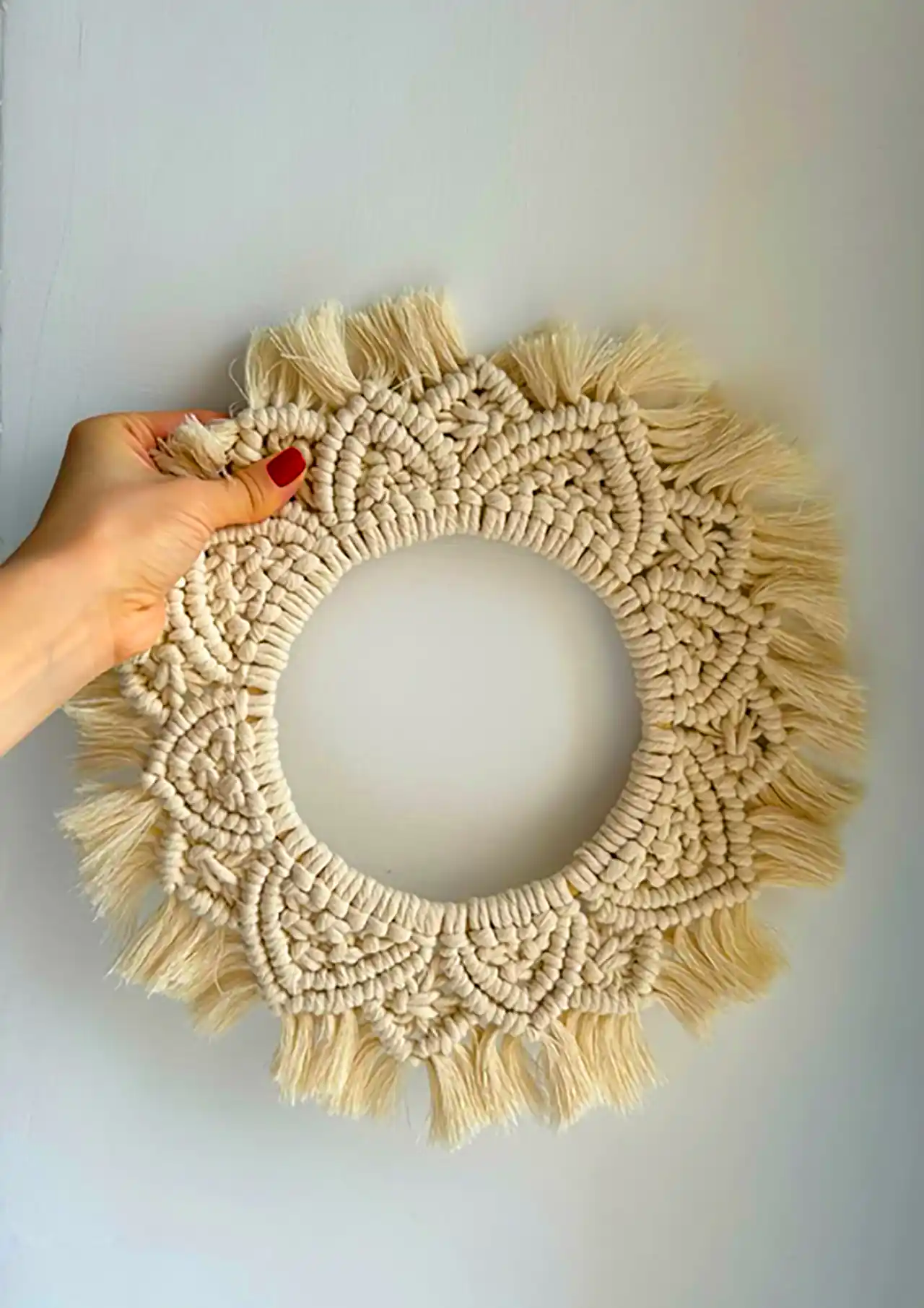 قاب دیوارکوب گرد مینیمال