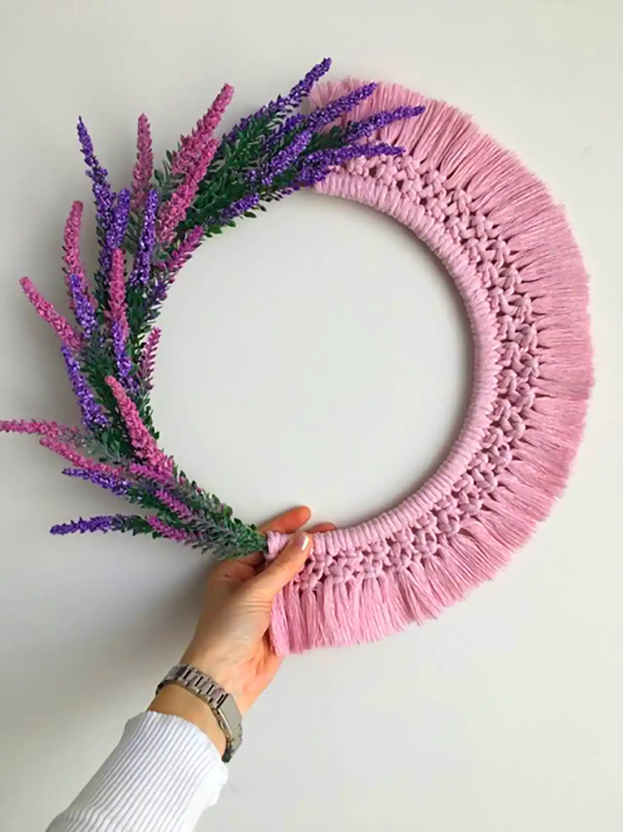 قاب دیوارکوب گرد مینیمال