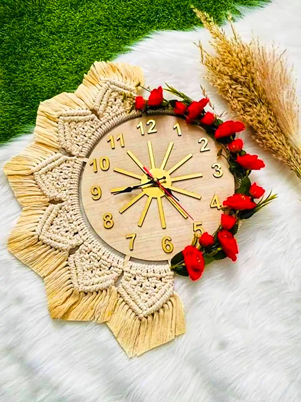 ساعت دیواری مکرومه