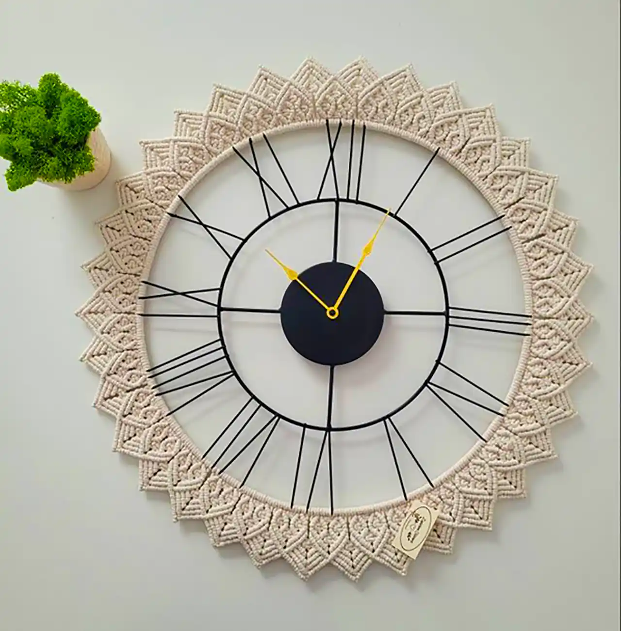 ساعت دیواری مکرومه