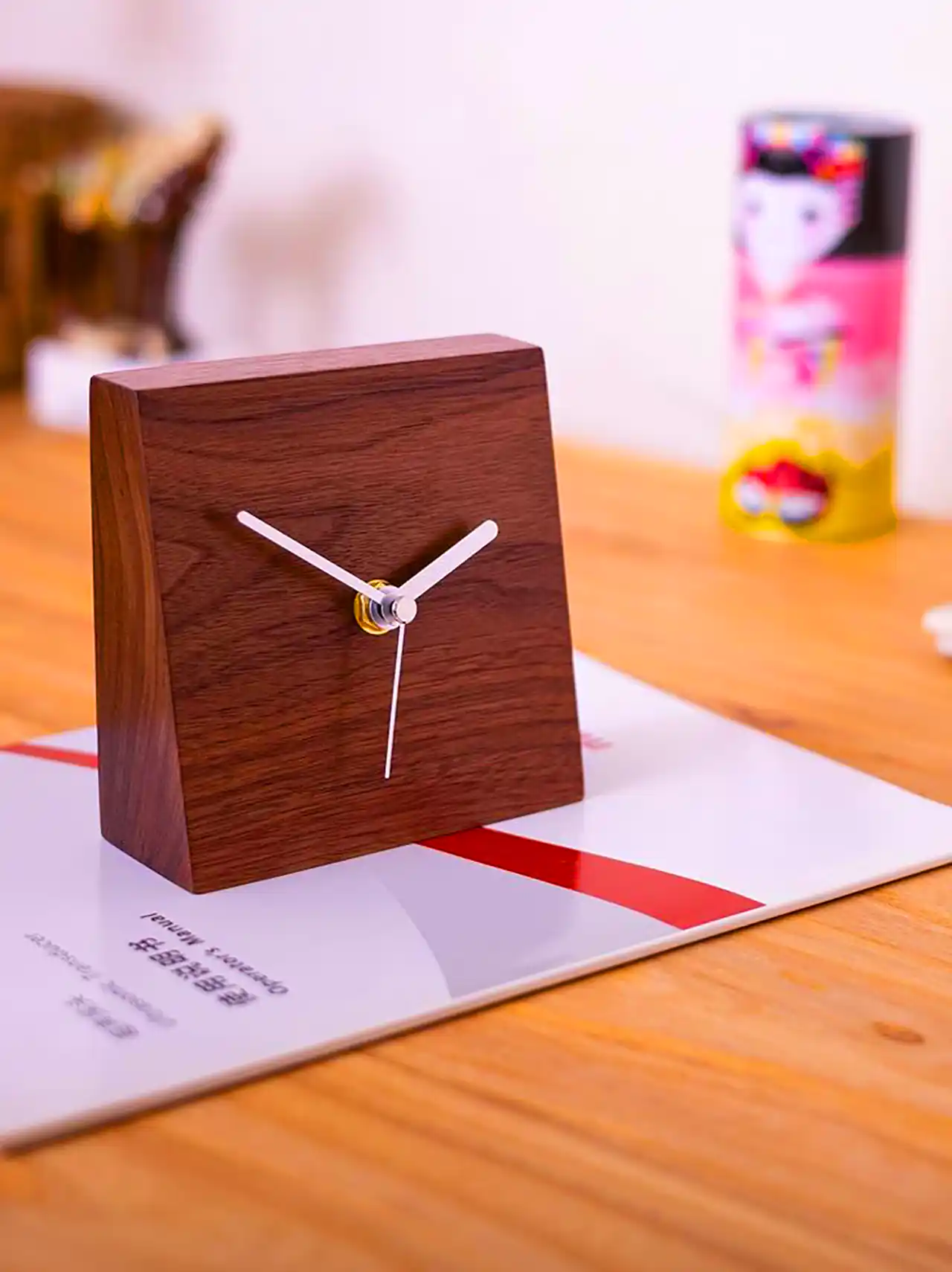 ساعت دستساز چوبی رومیزی