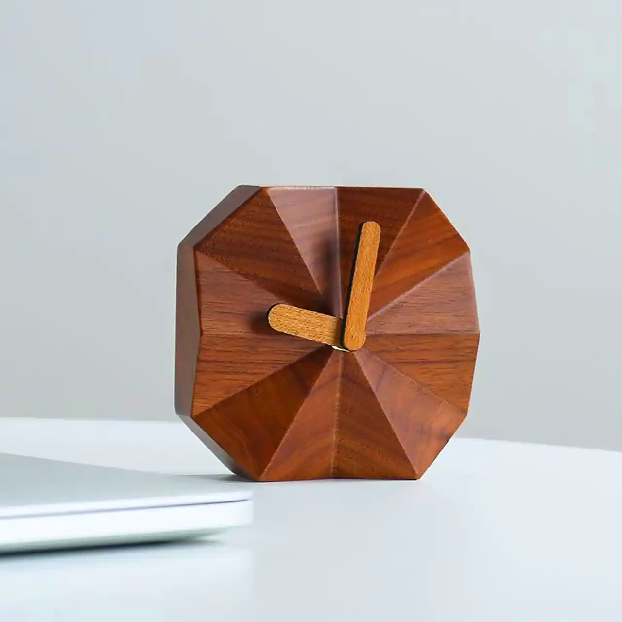 ساعت دستساز چوبی رومیزی