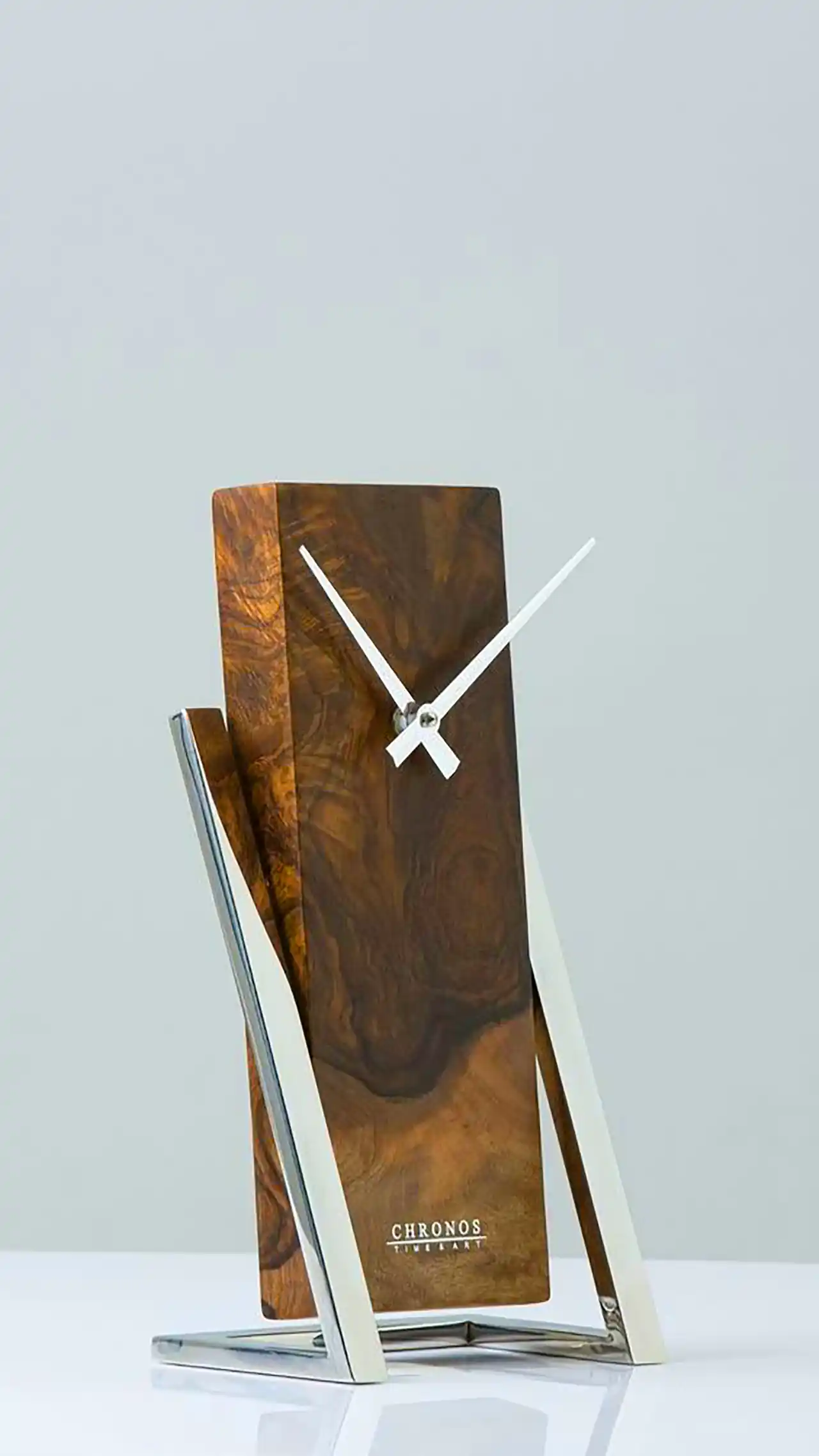 ساعت دستساز چوبی رومیزی