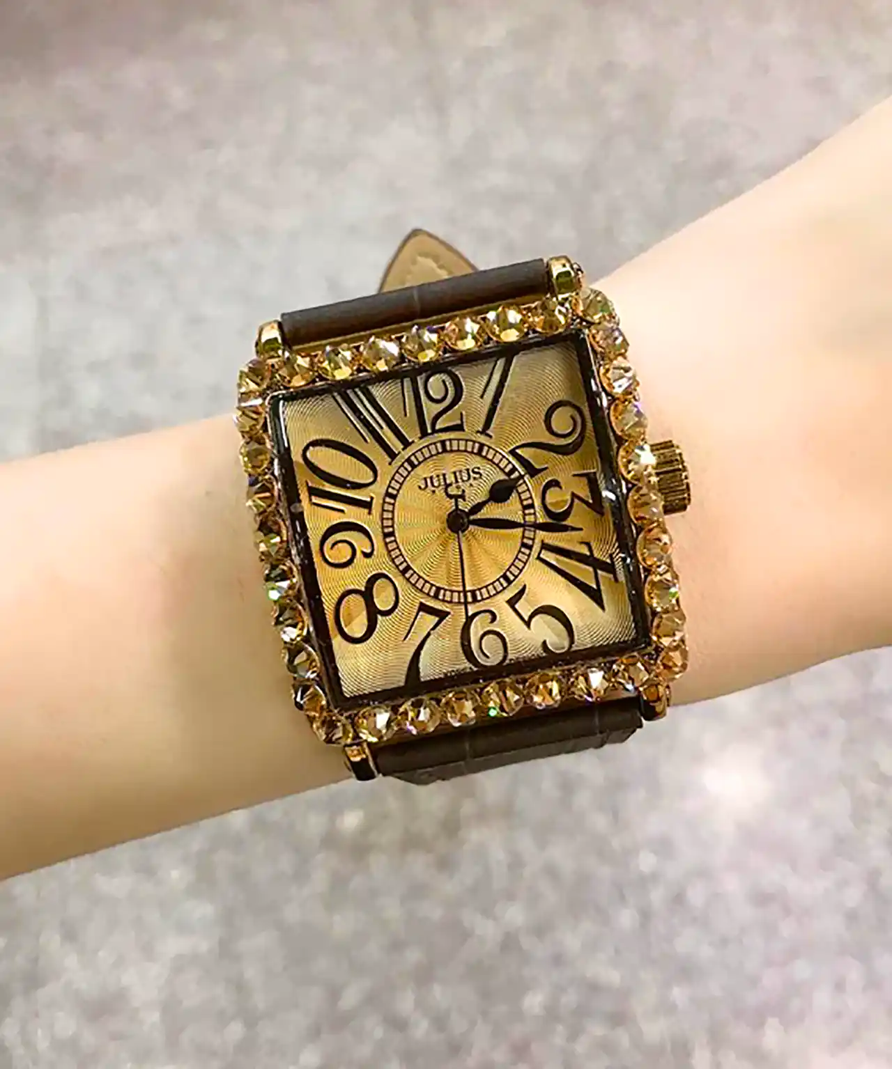 ساعت مچی خاص و زیبا دخترانه