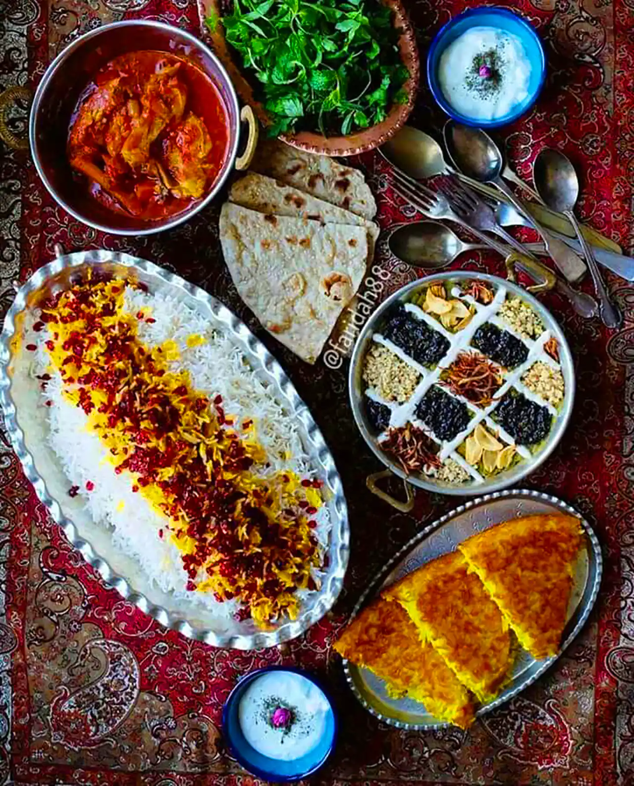 سرو غذا با تم ایرانی