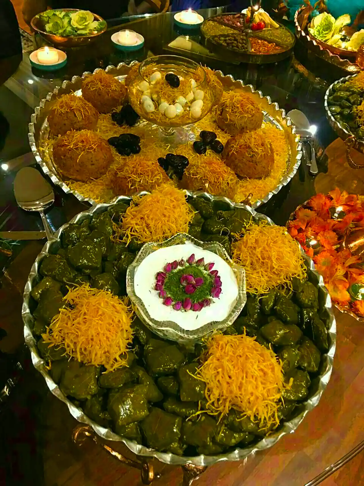 سرو غذا با تم ایرانی