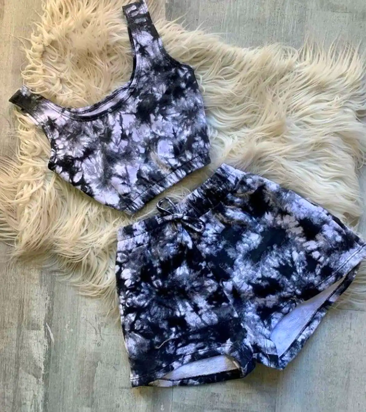 ست تاپ شرتک ورزشی زنانه