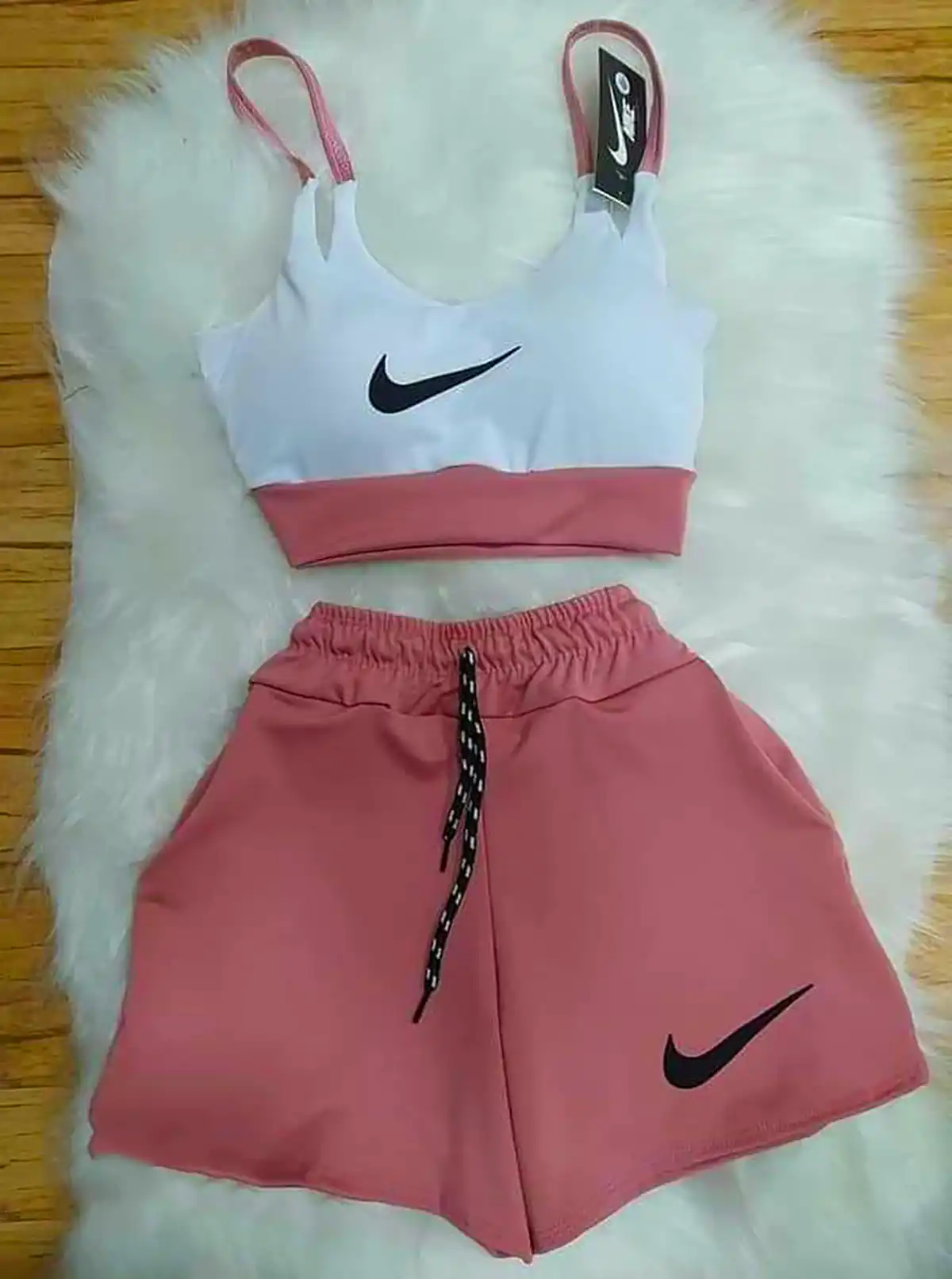 ست تاپ شرتک ورزشی زنانه