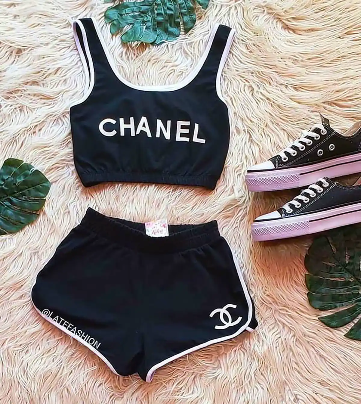 ست تاپ شرتک ورزشی زنانه