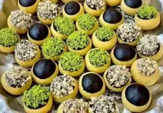 تعبیر خواب شیرینی خوردن دیگران + برای زن متاهل و باردار و دختر مجرد و از دید مولف