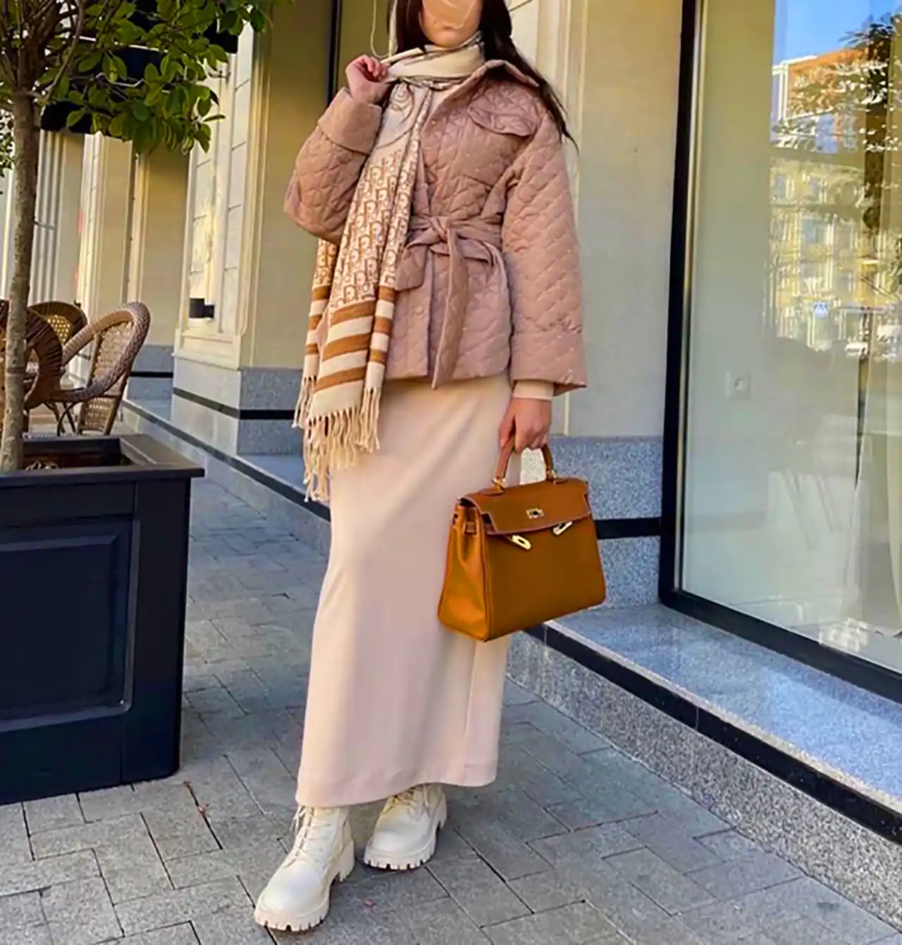 استایل شیک با دامن پشمی