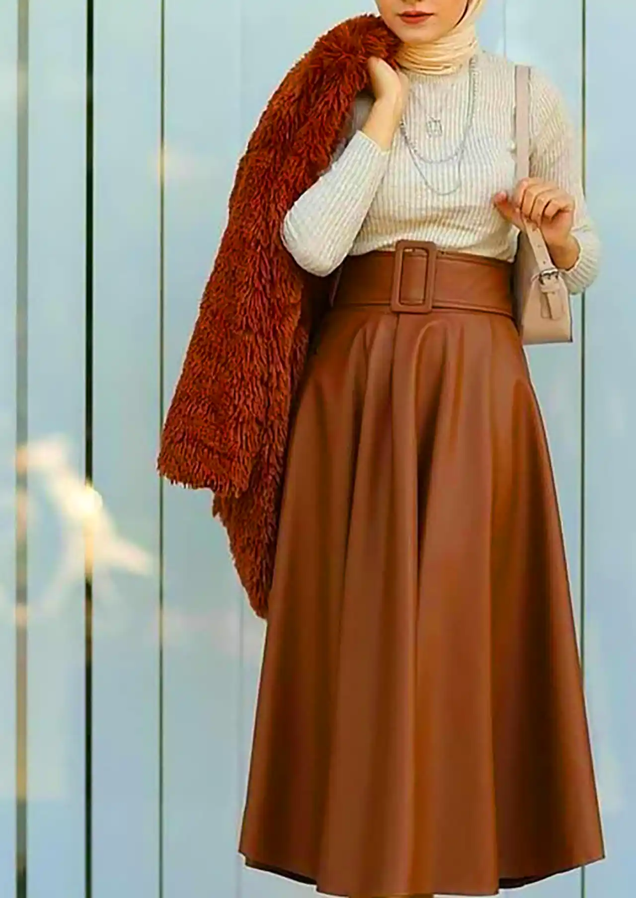 استایل شیک با دامن پشمی