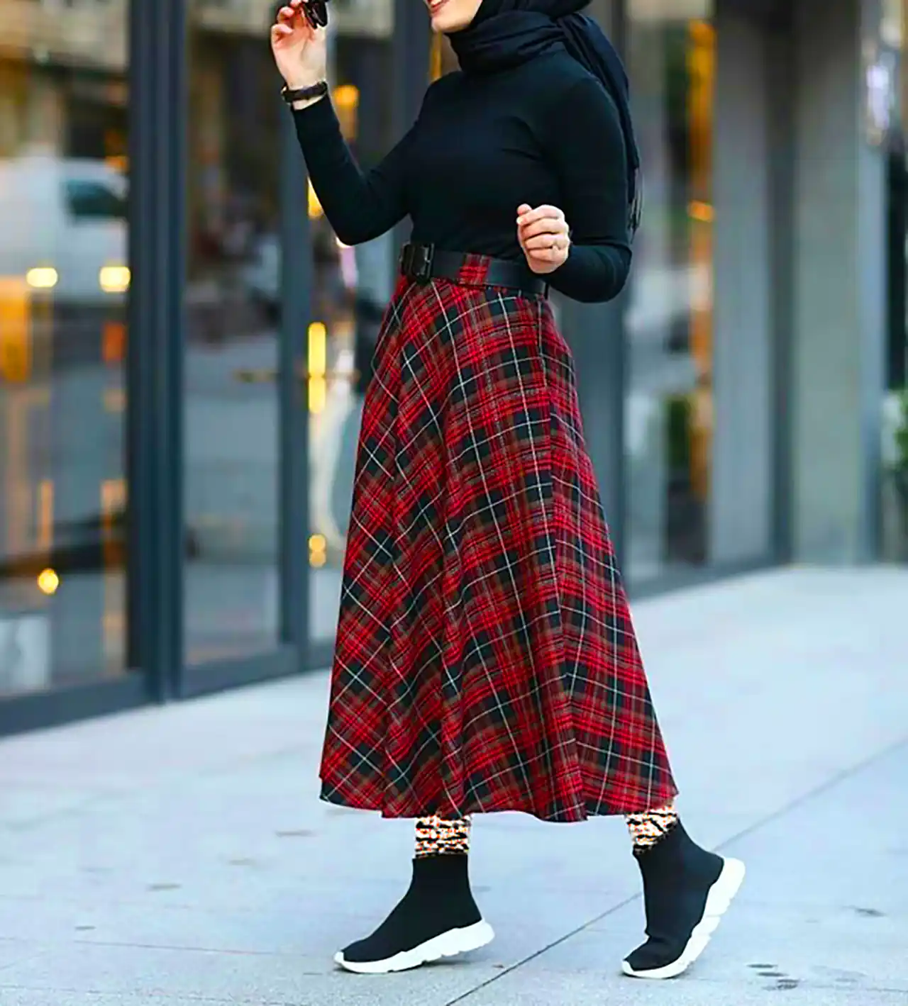 استایل شیک با دامن پشمی