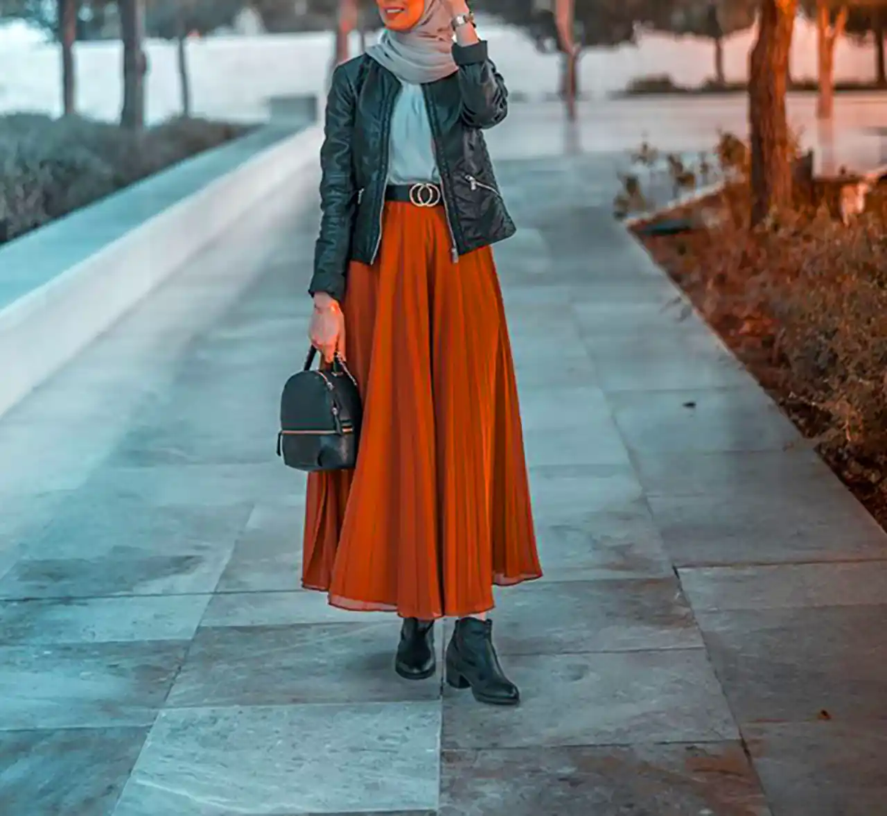 استایل شیک با دامن پشمی