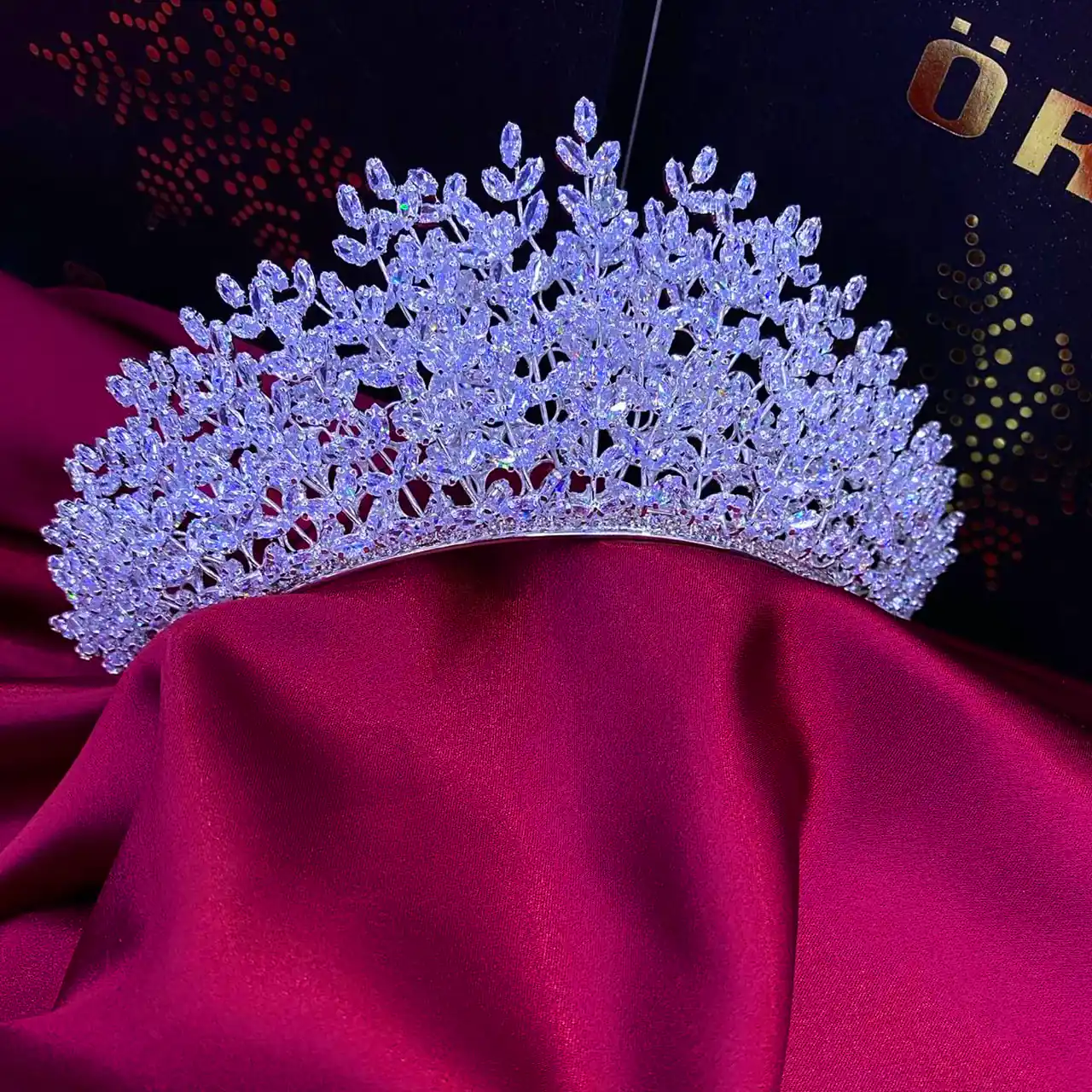 تاج عروس نقره ای کریستالی