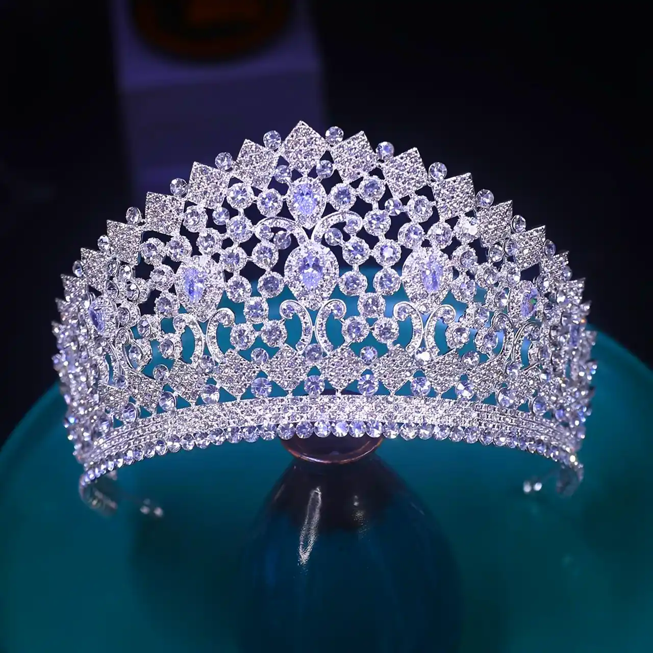 تاج عروس نقره ای کریستالی