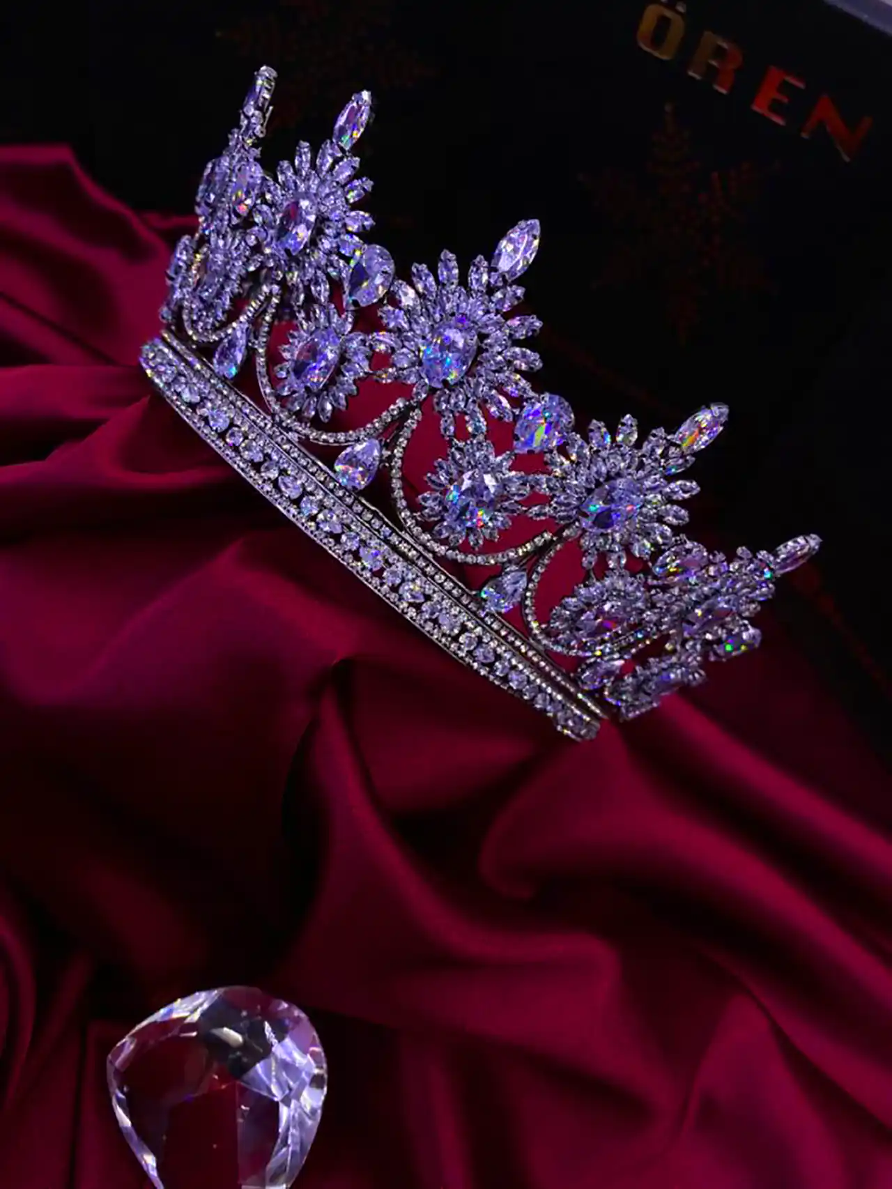 تاج عروس نقره ای کریستالی