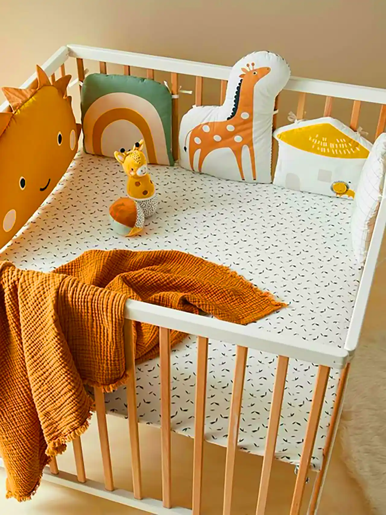 تخت حفاظ دار برای نوزاد