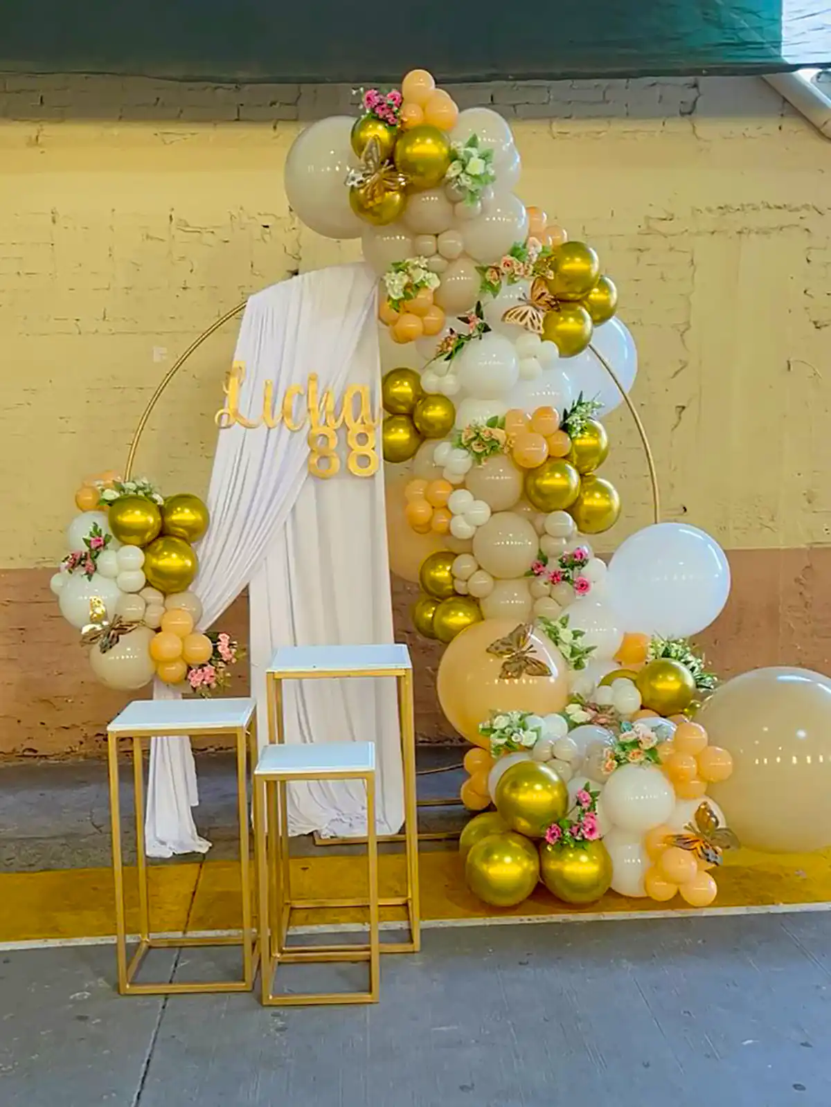 طاق بادکنکی برای جشن ها