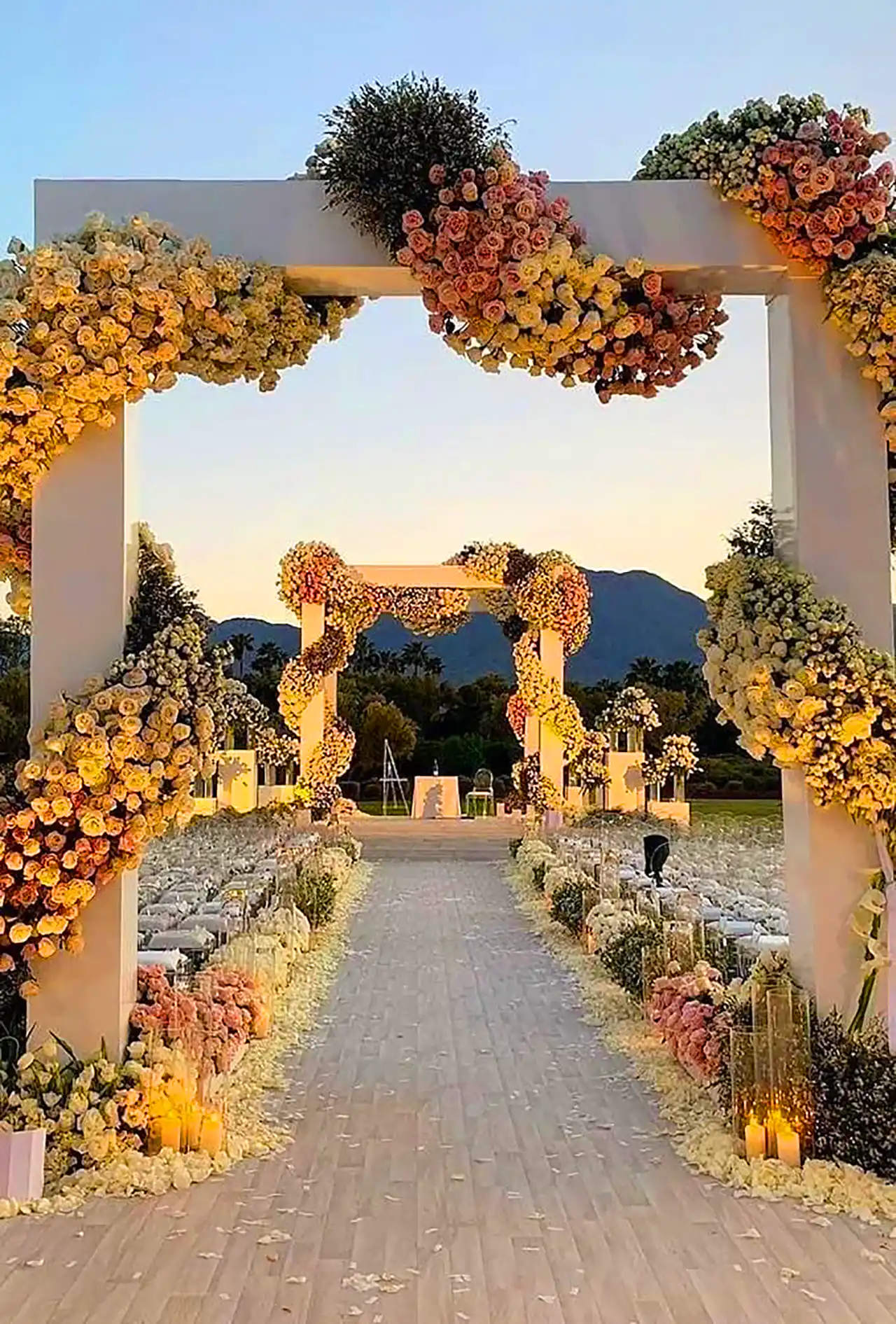 طاق گل برای مراسم عروسی