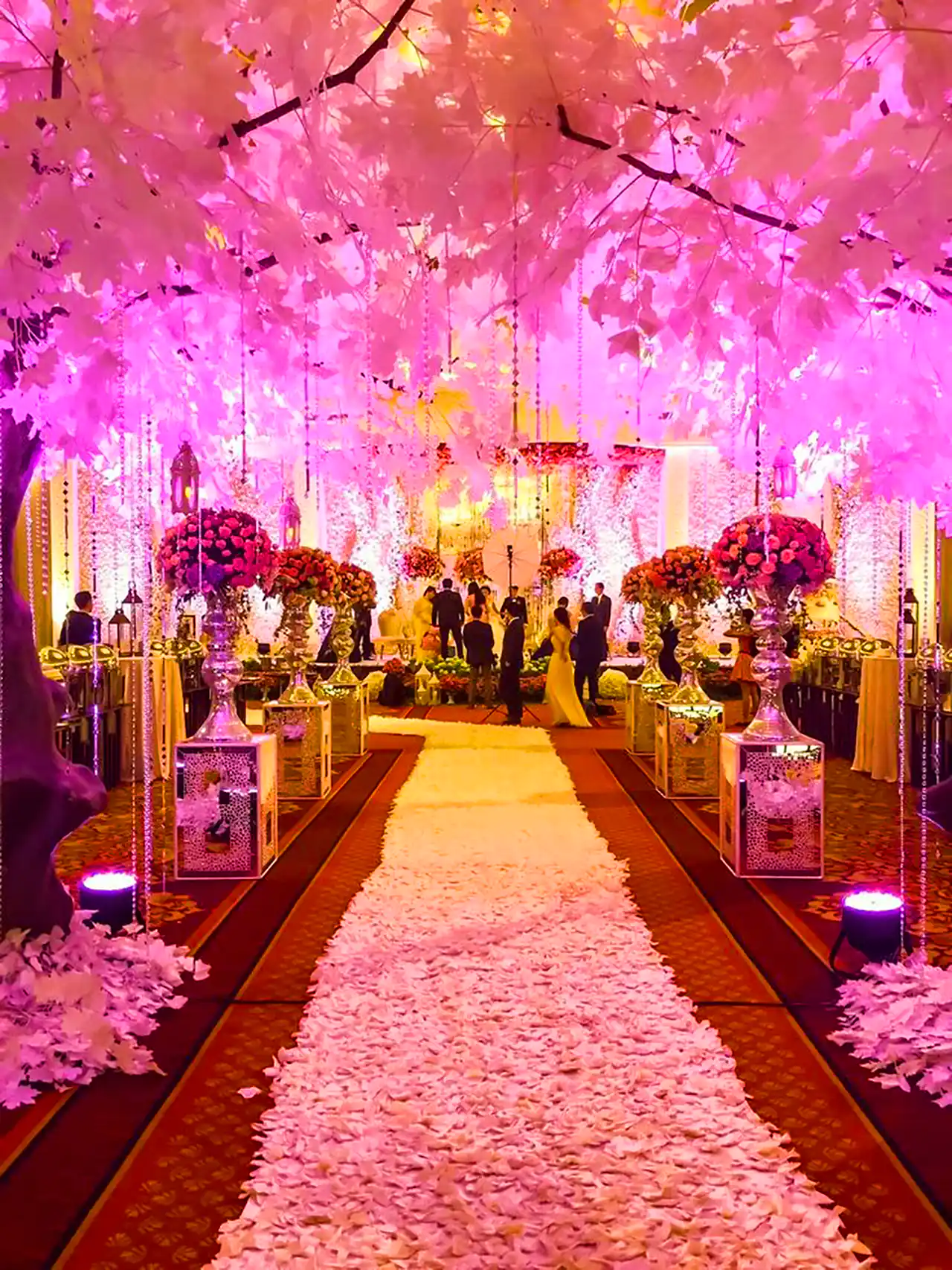 طاق گل برای مراسم عروسی