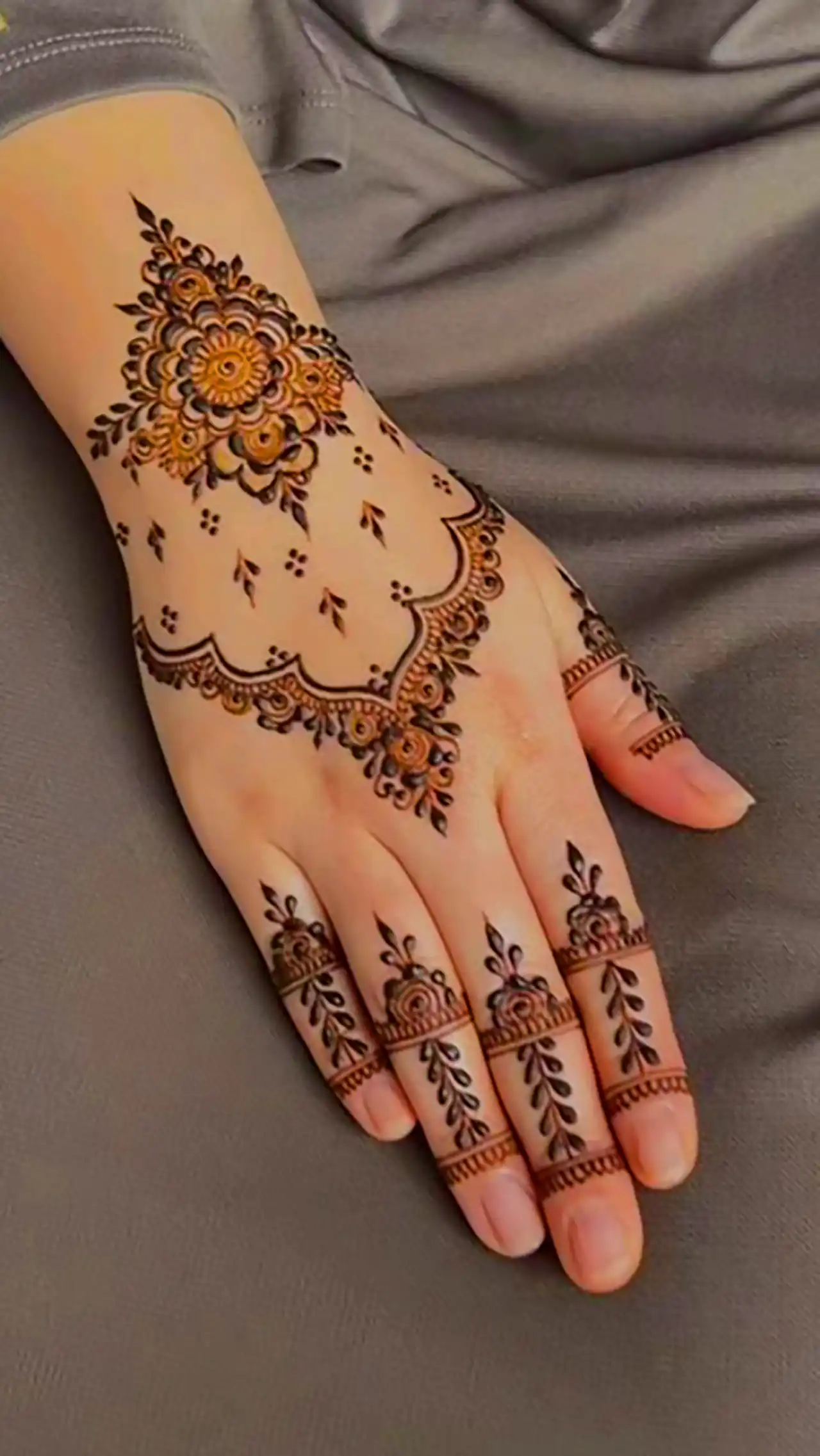 طراحی حنا هندسی خاص 