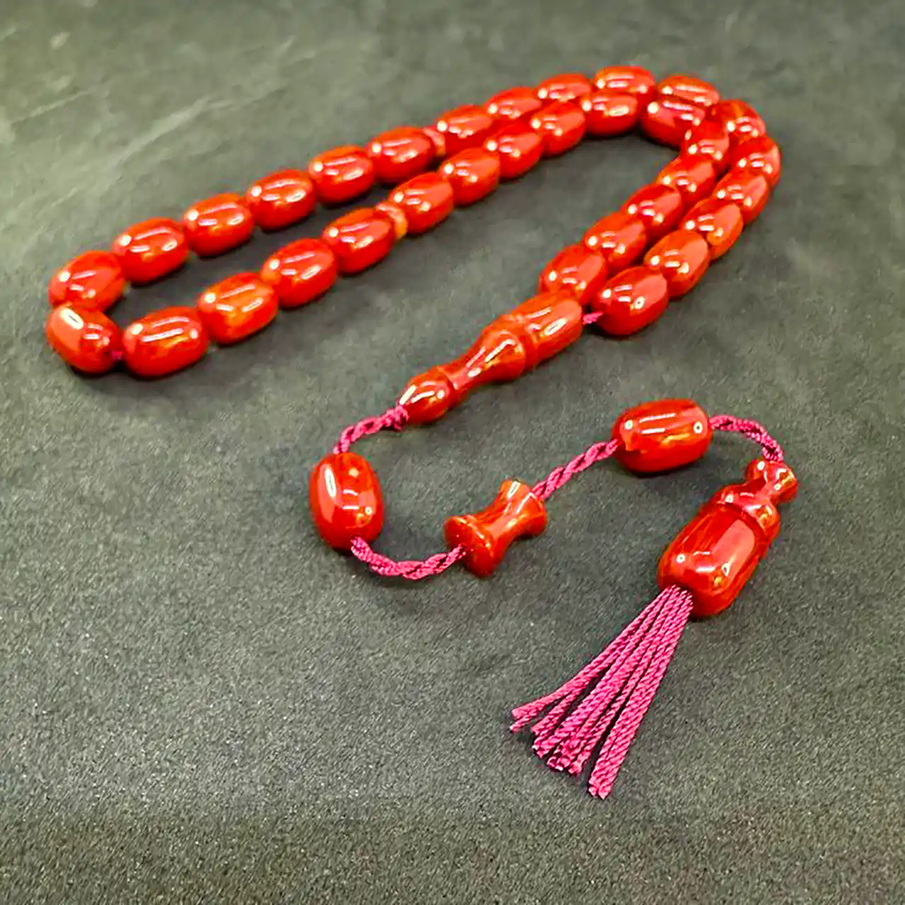 تسبیح سنگی کهربائی