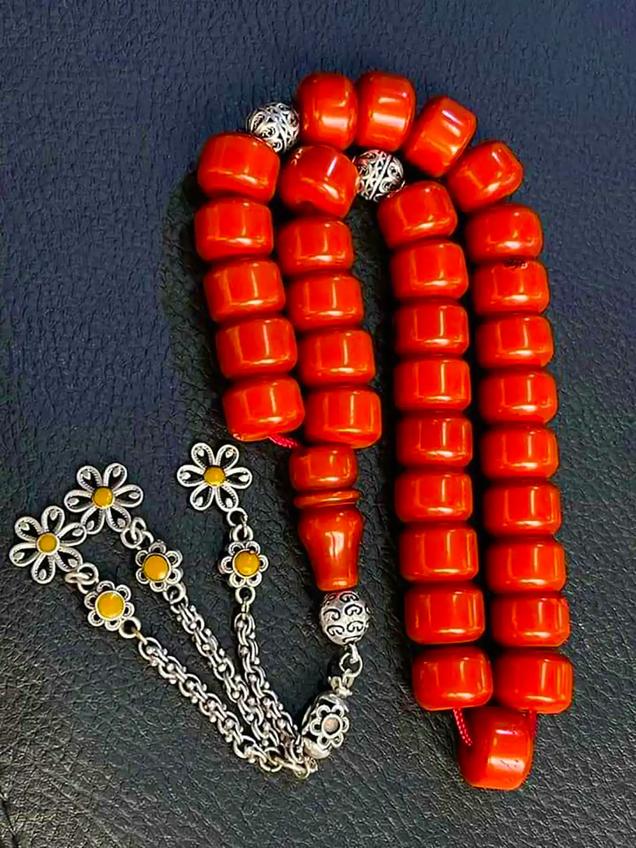 تسبیح سنگی کهربائی