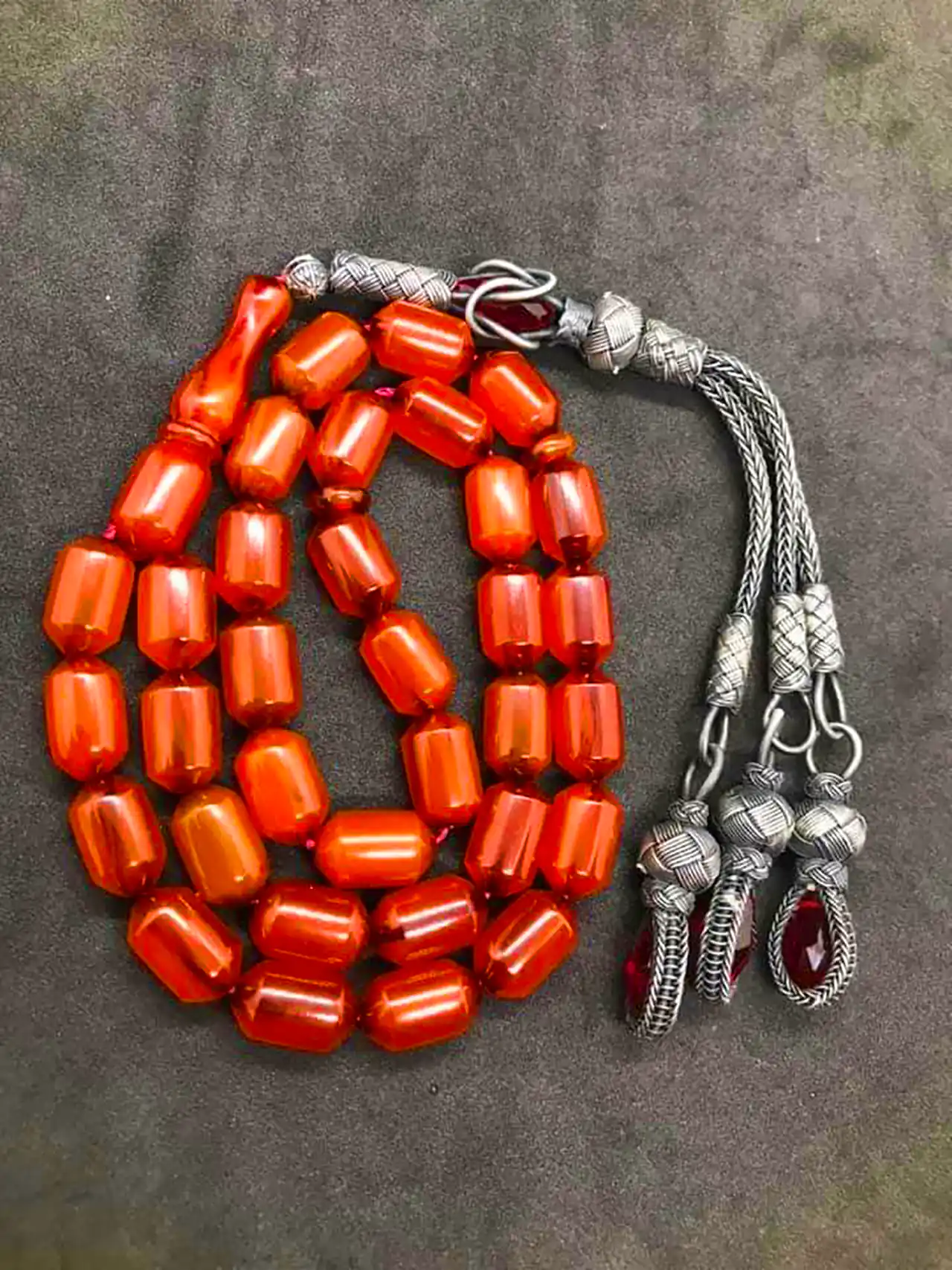 تسبیح سنگی کهربائی