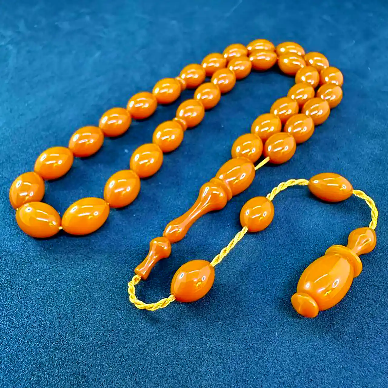 تسبیح سنگی کهربائی