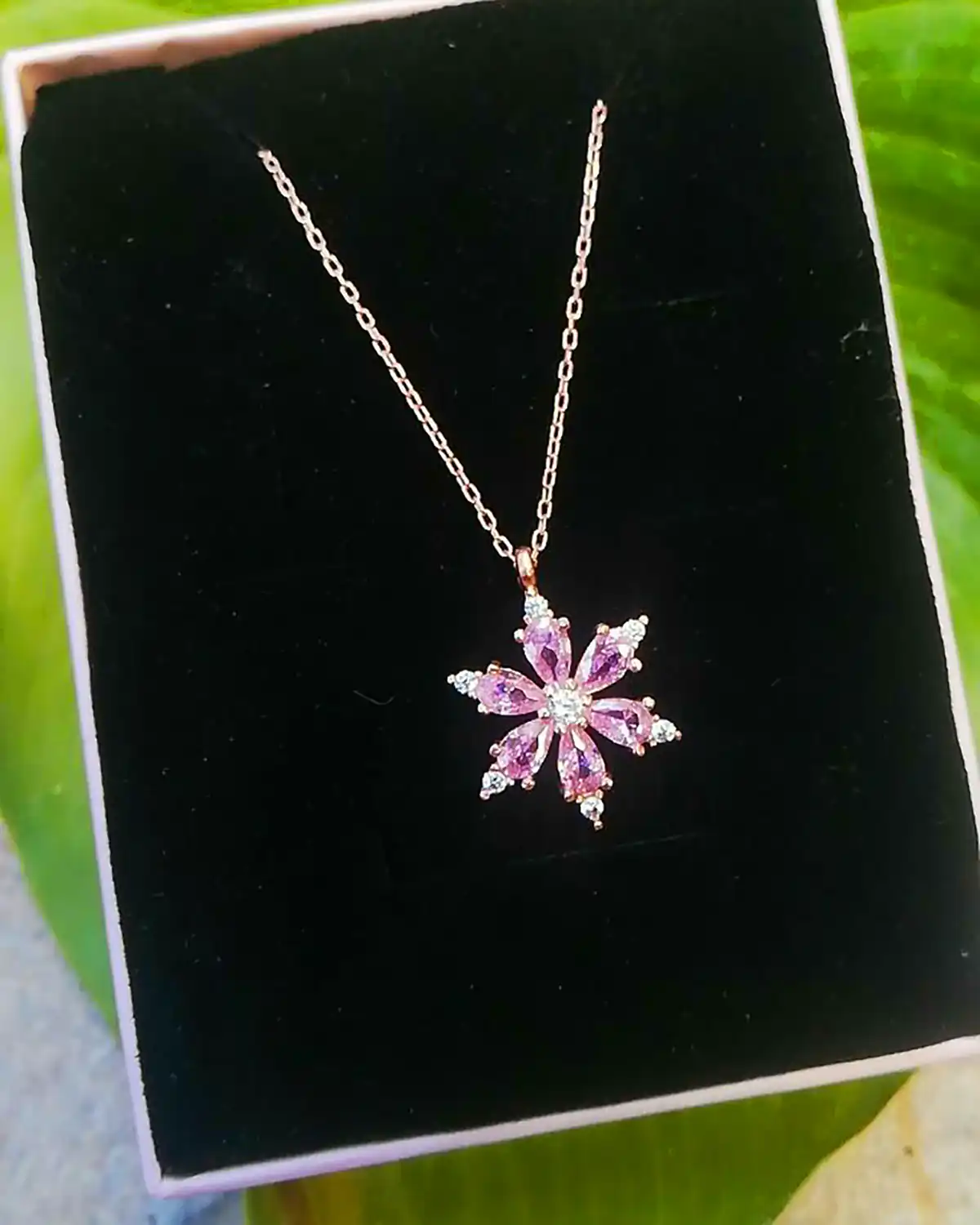 تو گردنی زیبا و ترند