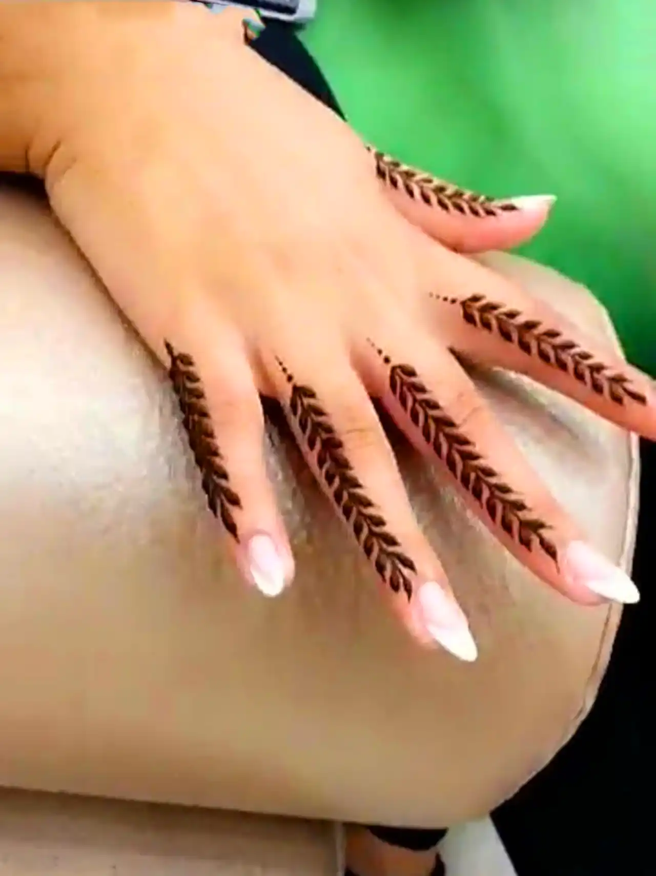 طرح حنا روی دست