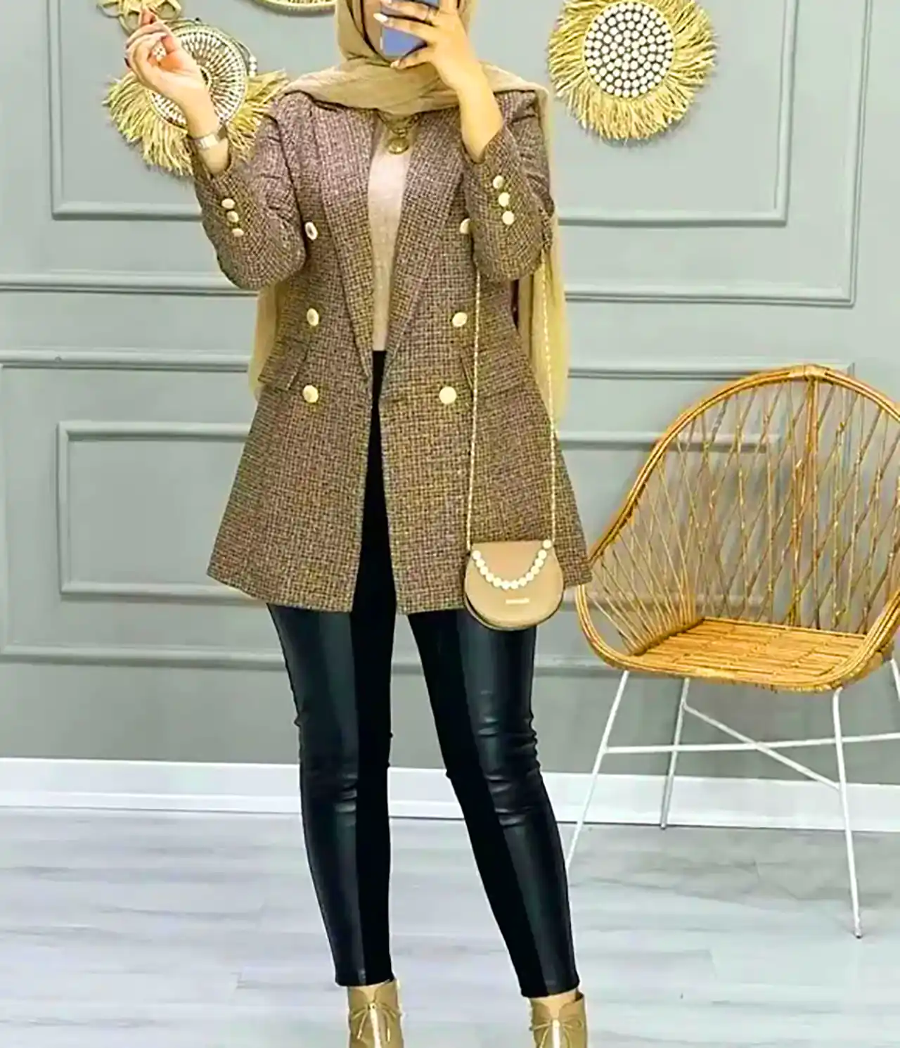 طرح خاص و ساده مانتو زنانه 