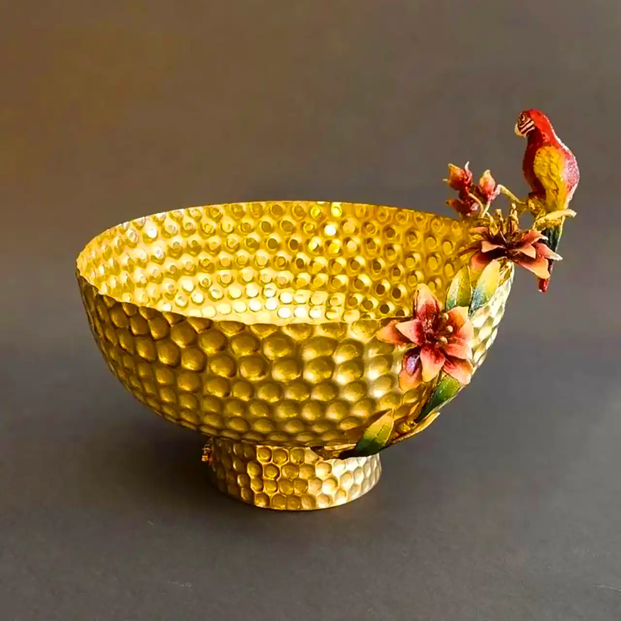 ظرف تزئینی طلائی دستساز
