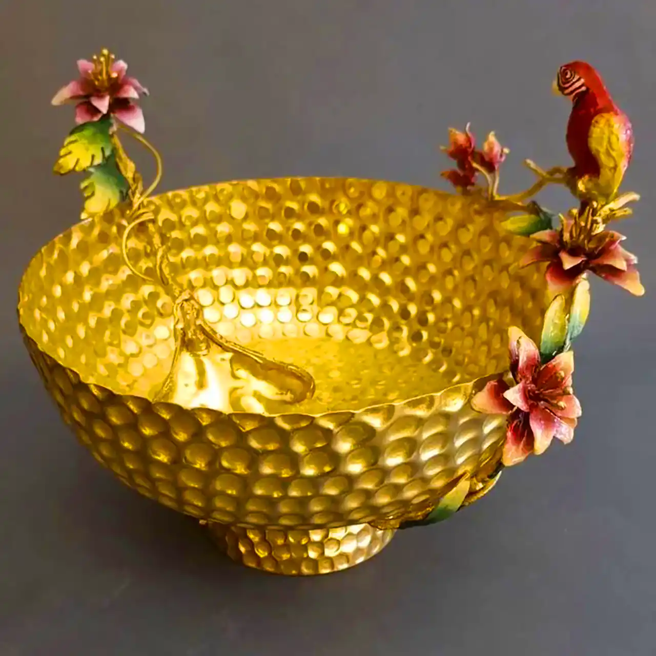 ظرف تزئینی طلائی دستساز