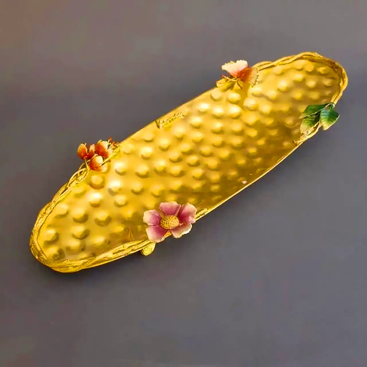 ظرف تزئینی طلائی دستساز