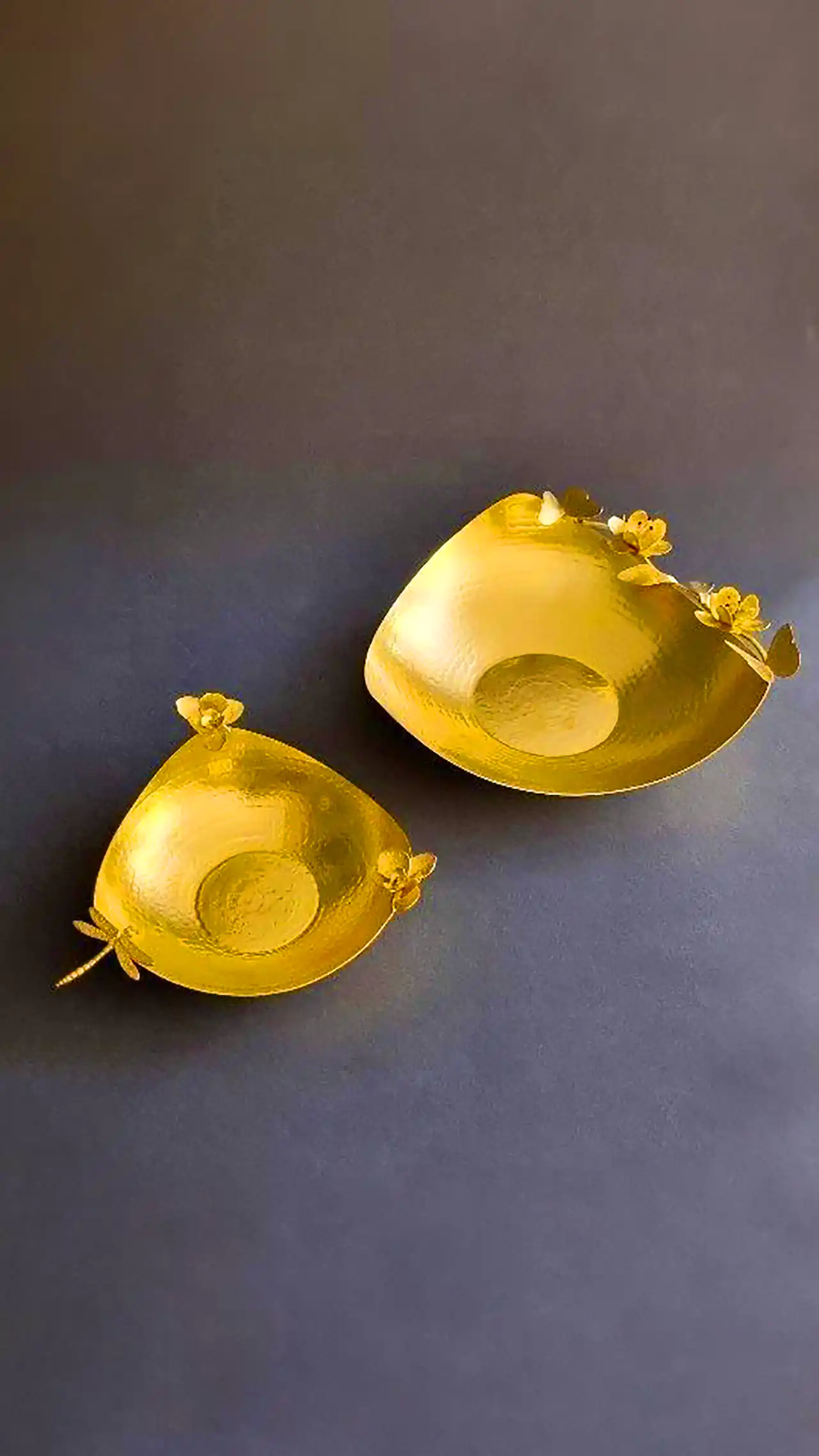 ظرف تزئینی طلائی دستساز