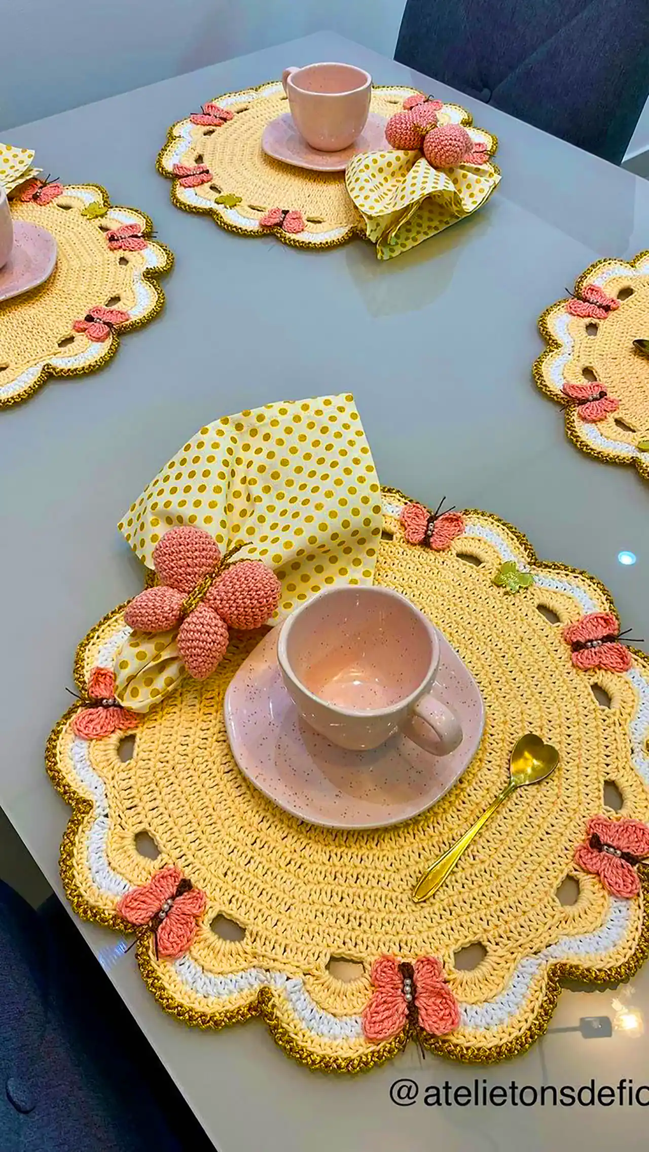 زیربشقابی قلاب بافی شیک