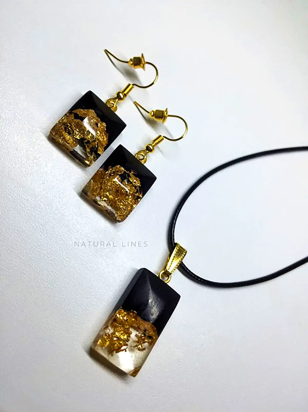 زیورآلات رزینی مشکی