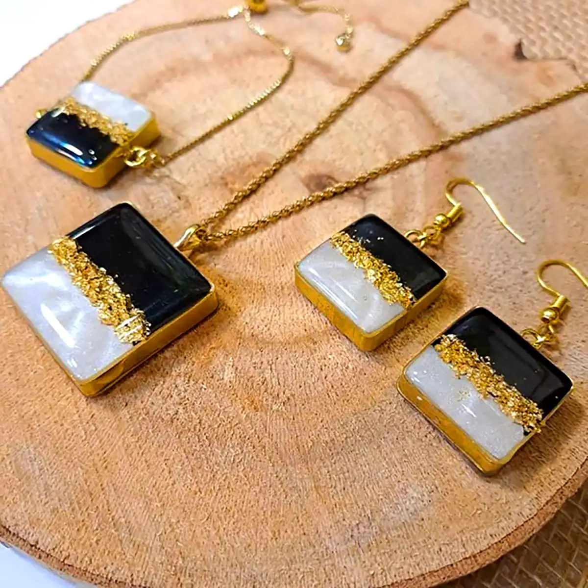 زیورآلات رزینی مشکی